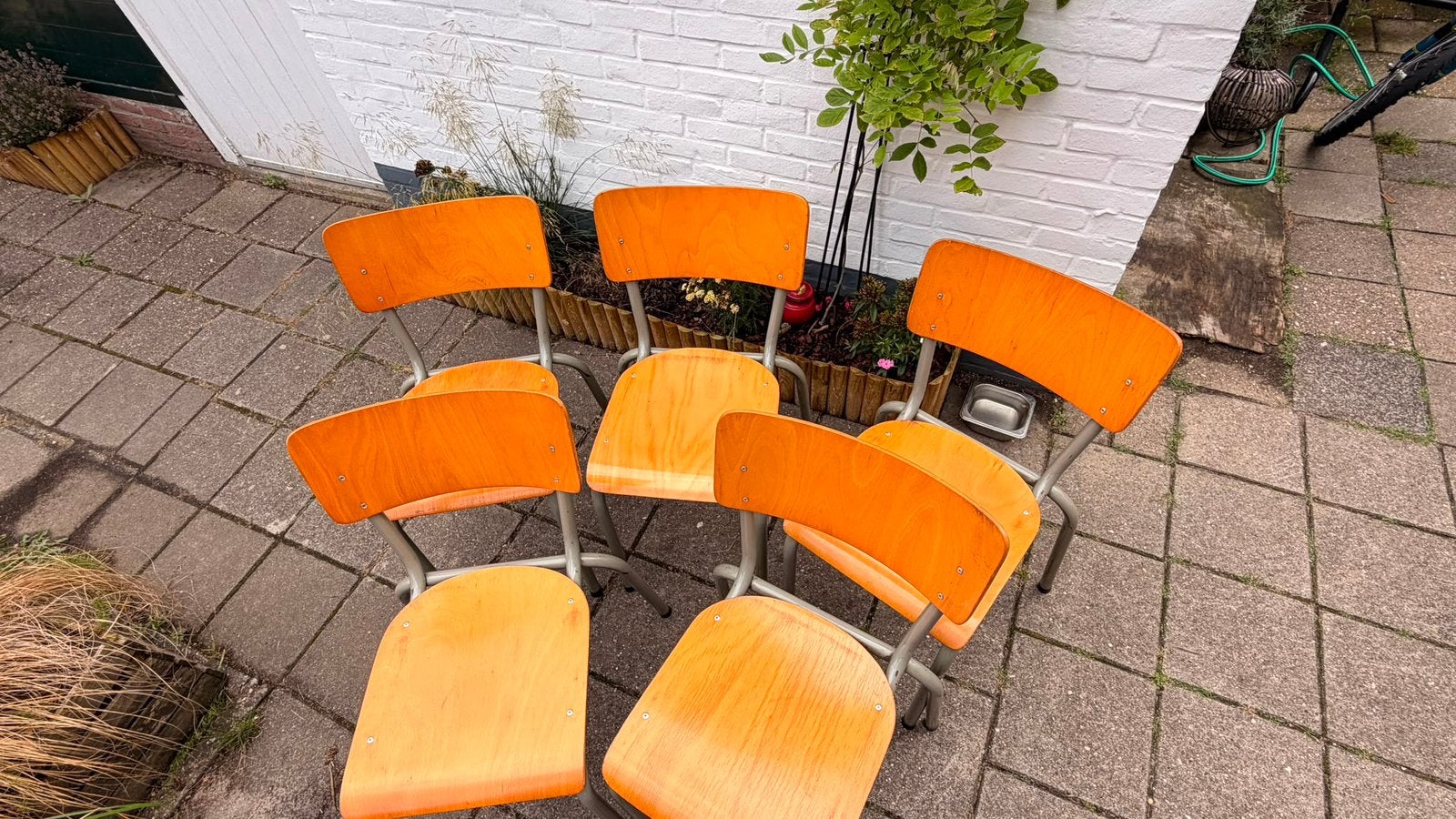 Oude schoolstoelen, Huis en Inrichting, Stoelen, Ophalen, Bruin, Zo goed als nieuw, Vijf, Zes of meer stoelen