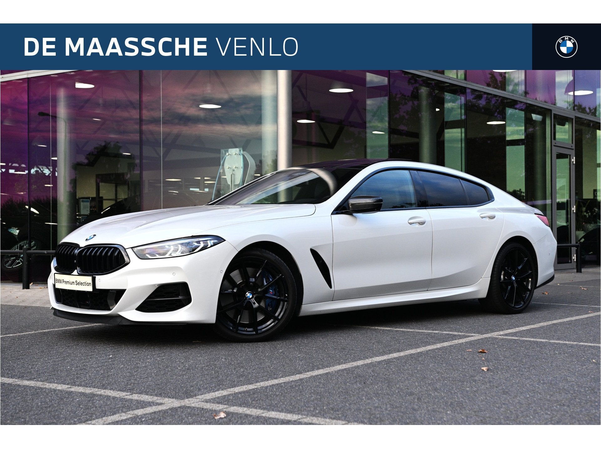 BMW 8 Serie Gran Coupé M850i xDrive M Sport Automaat / Pano, Auto's, Dealer onderhouden, Gebruikt, 4395 cc, Wit