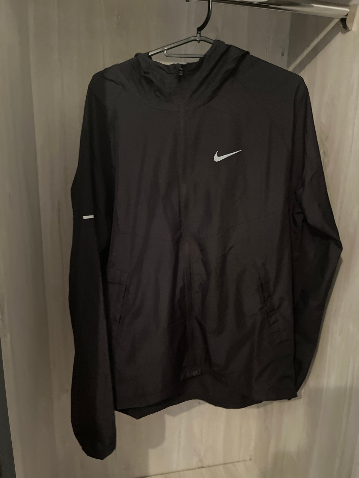 Nike hardloopjack - Zwart - Maat S, Ophalen, Zwart, Zo goed als nieuw, Hardlopen of Fietsen
