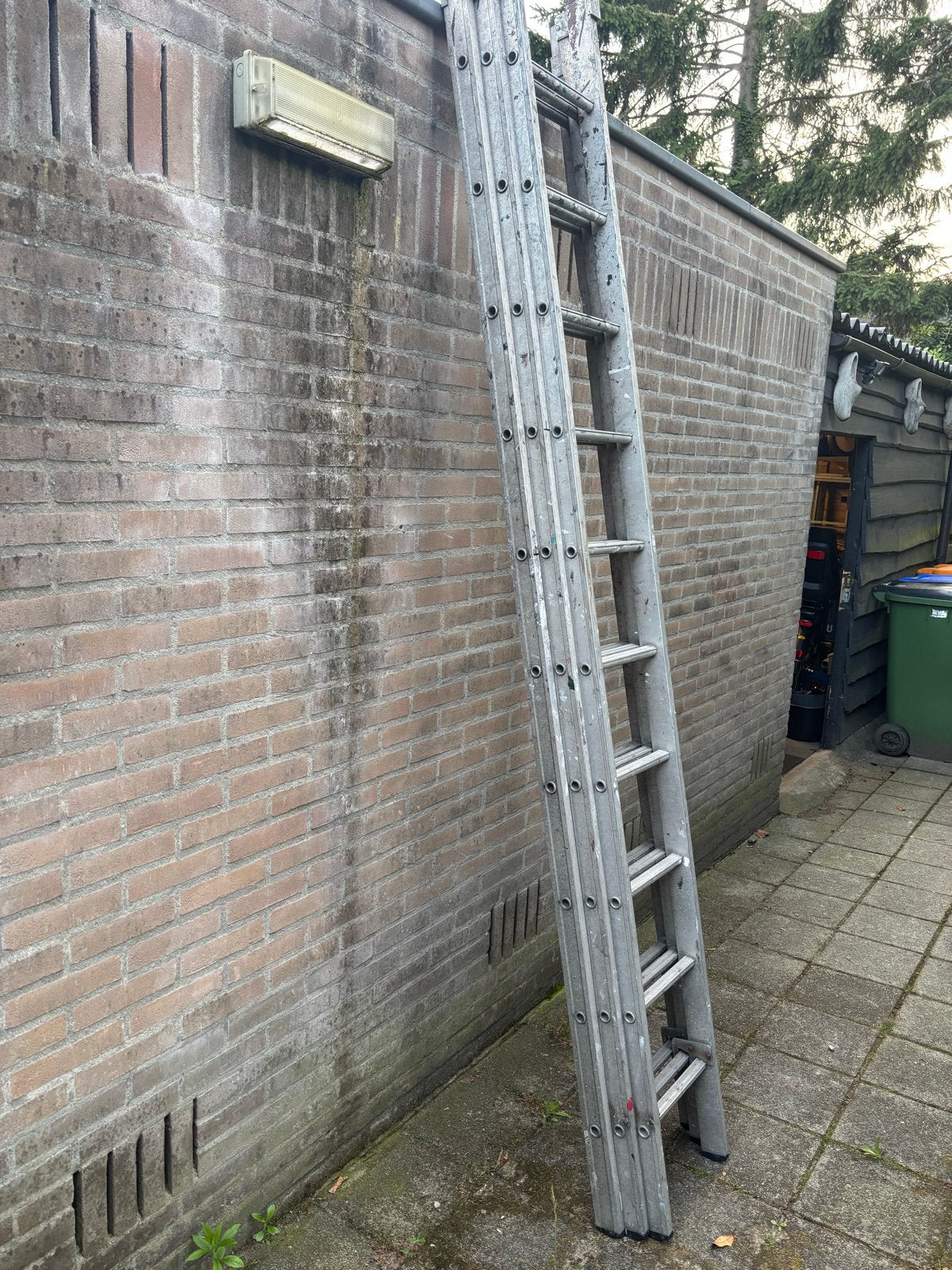 Uitschuifbare aluminium ladder, 3 delige 10 tredes, Doe-het-zelf en Verbouw, Ophalen, Gebruikt, Ladder, Opvouwbaar of Inschuifbaar