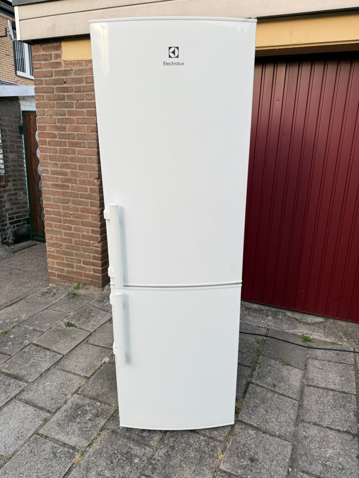 Koelkast Electrolux met Vriezer No Frost Zo Goed Als Nieuw, Ophalen, 200 liter of meer, Met aparte vriezer, 160 cm of meer