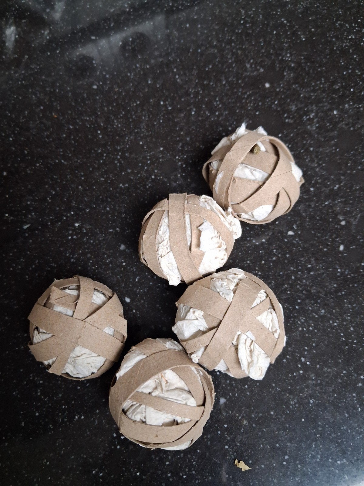 Hamster balletjes met voer erbinnen in, Dieren en Toebehoren, Ophalen of Verzenden, Knaagdier of Konijn
