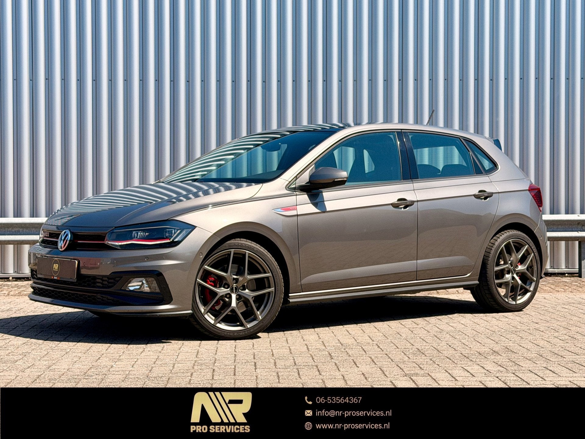 Volkswagen Polo 2.0 TSI GTI Schuifdak | Carplay | Keyless, Stof, 4 cilinders, 1984 cc, Adaptive Cruise Control