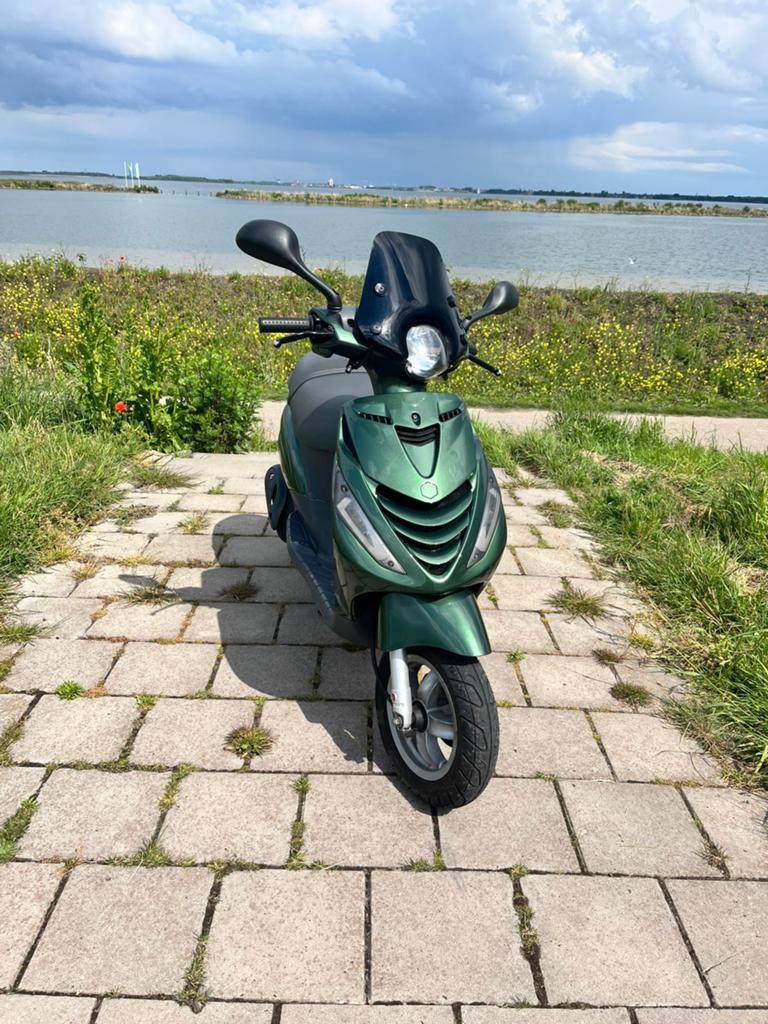 Piaggio zip 4t 50cc, Fietsen en Brommers, Scooters | Piaggio, Ophalen, Gebruikt, Maximaal 45 km/u, Zip