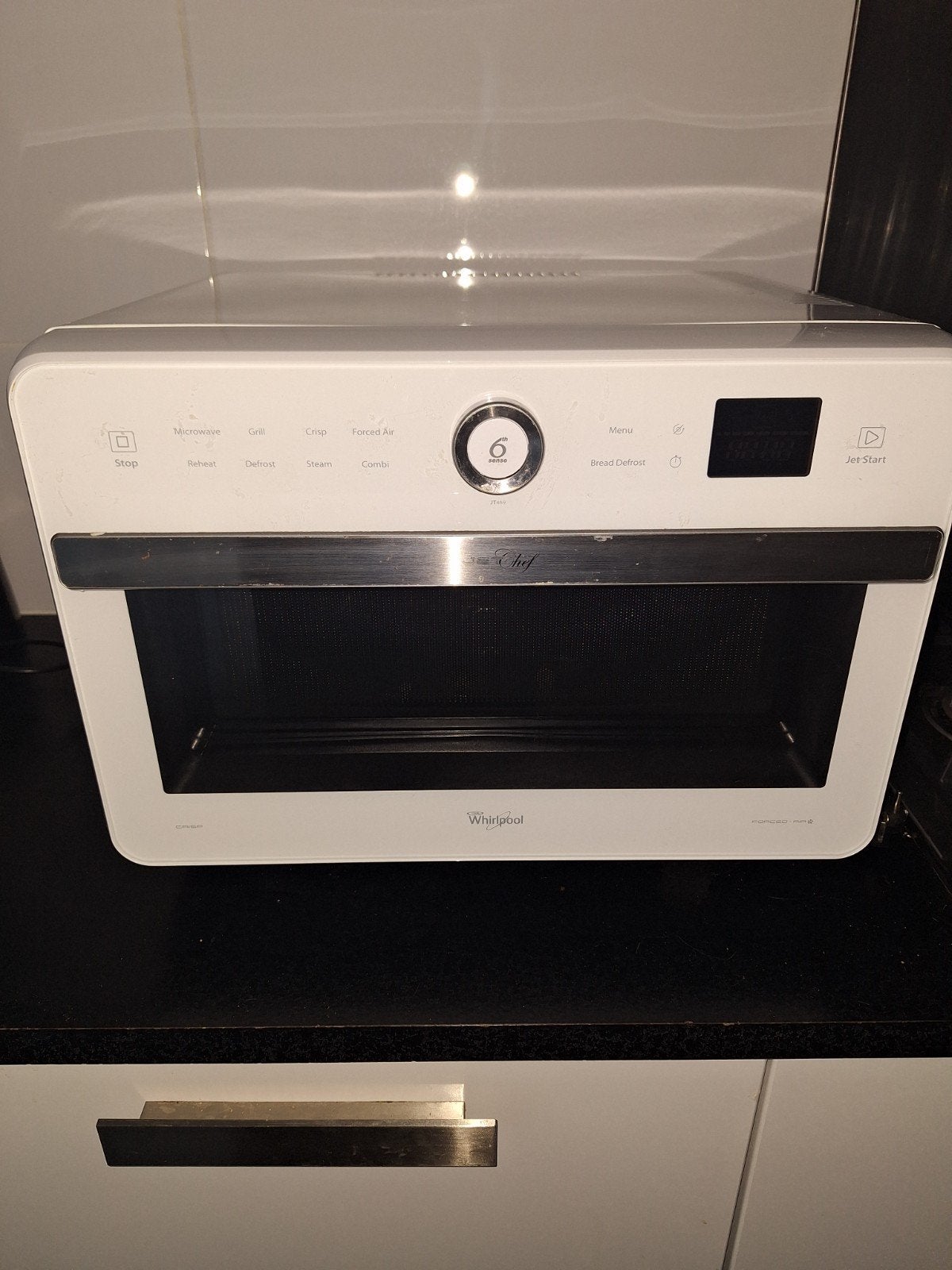 Whirlpool Combimagnetron met Forced Air en Grill, Ophalen, Combimagnetron, Crisp, Zo goed als nieuw