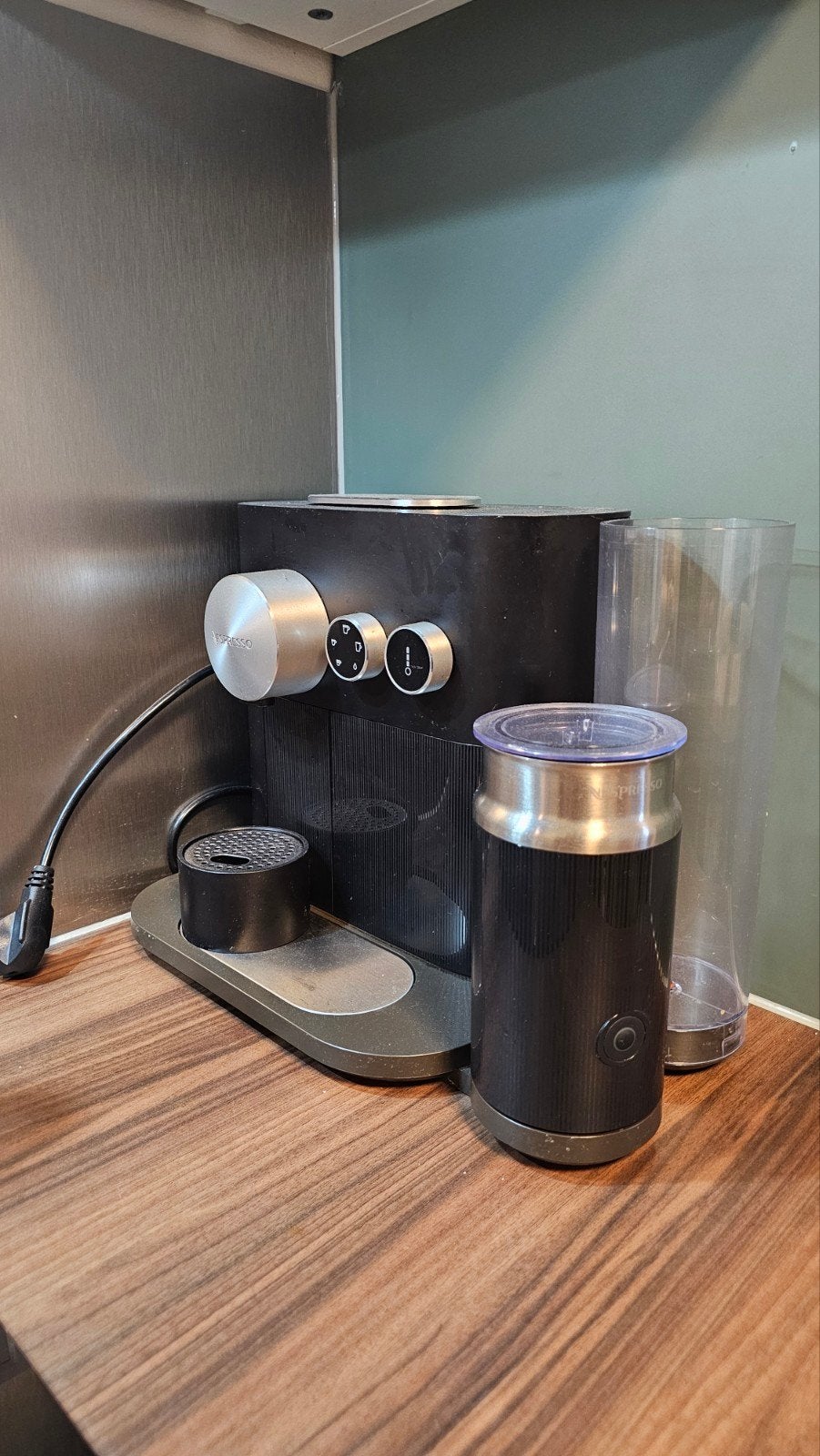 Krups Nespresso Expert & Milk (model XN6018), Witgoed en Apparatuur, Koffiepads en cups, 10 kopjes of meer, Koffiemachine, Ophalen of Verzenden