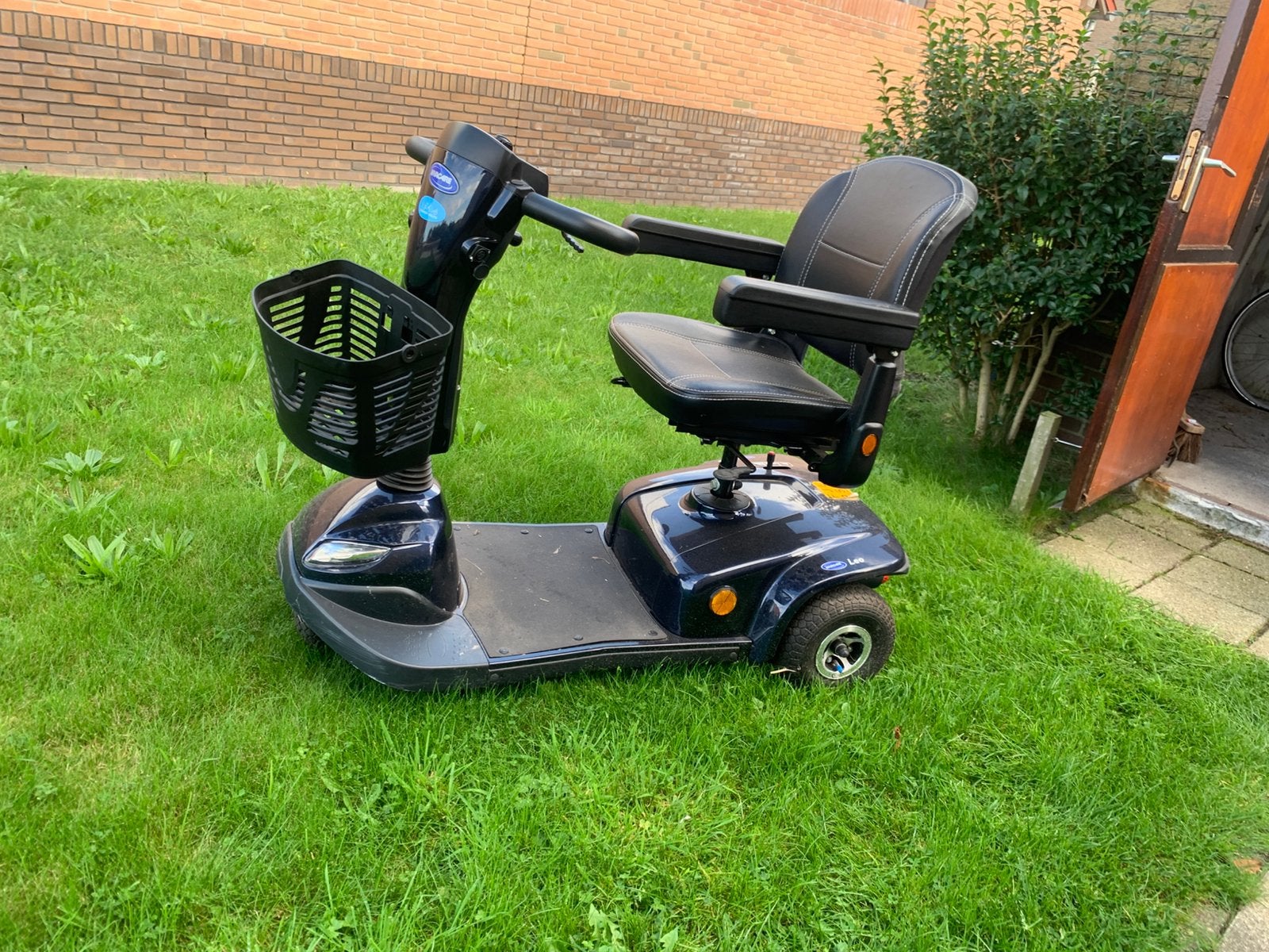 Scootmobiel invacare Leo booster, Ophalen of Verzenden, Zo goed als nieuw