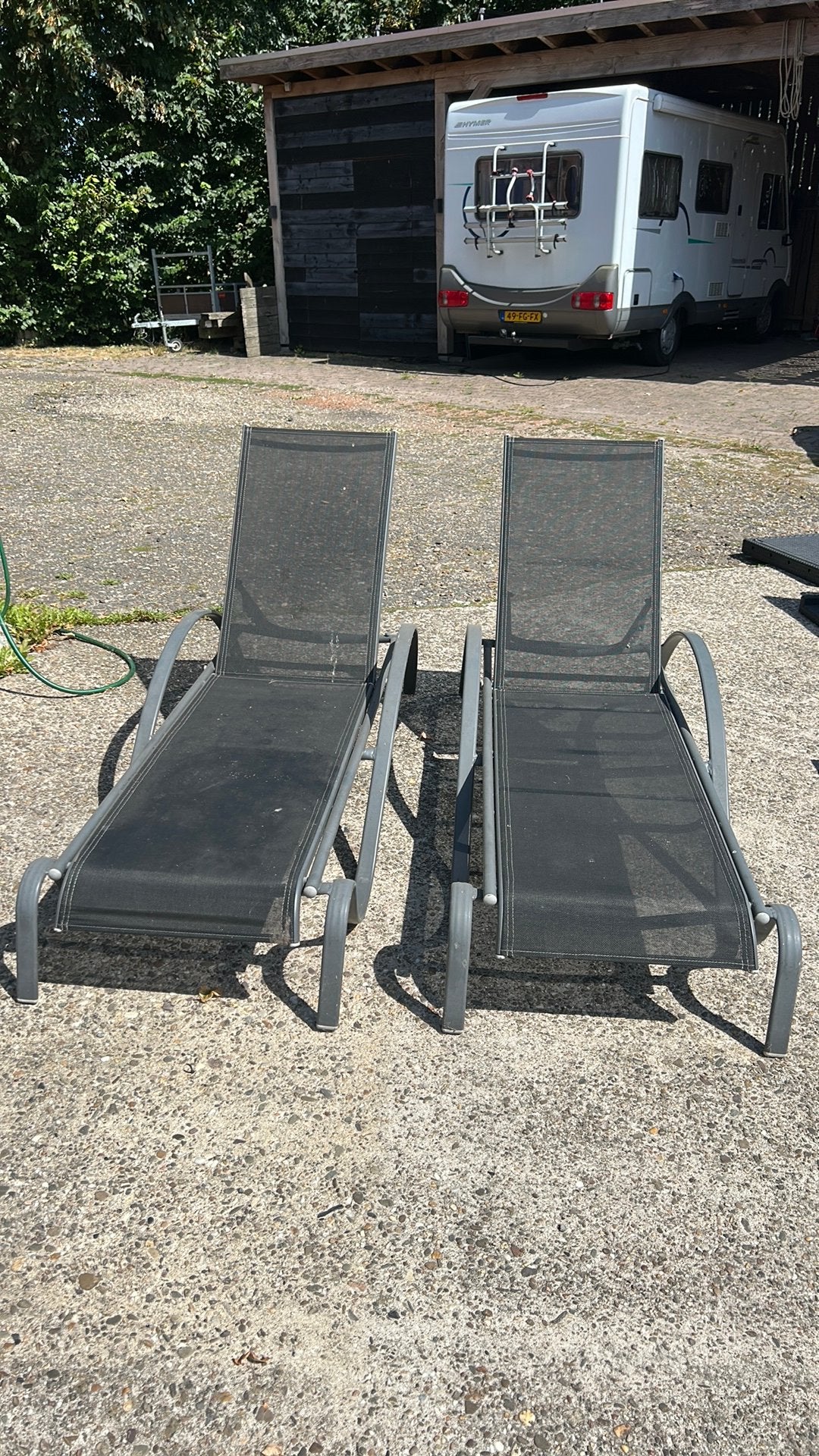 Twee ligstoelen antreciet, Ophalen, Gebruikt, Aluminium