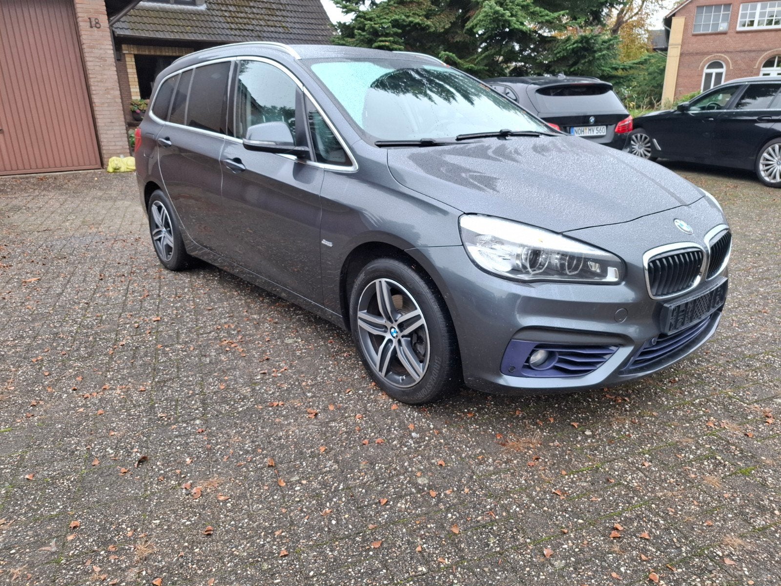 BMW 218i GRAND TOURER AUTOM SPORT 7 zits  2016, Auto's, 2-Serie Gran Tourer, Zwart, Grijs, Particulier