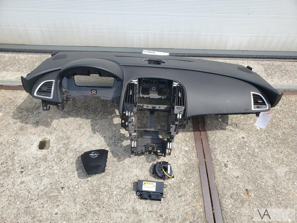 Opel Astra J 2009 tot 2015 airbag set met dashboard €100, Auto-onderdelen, Dashboard en Schakelaars, Gebruikt, -, -, Opel