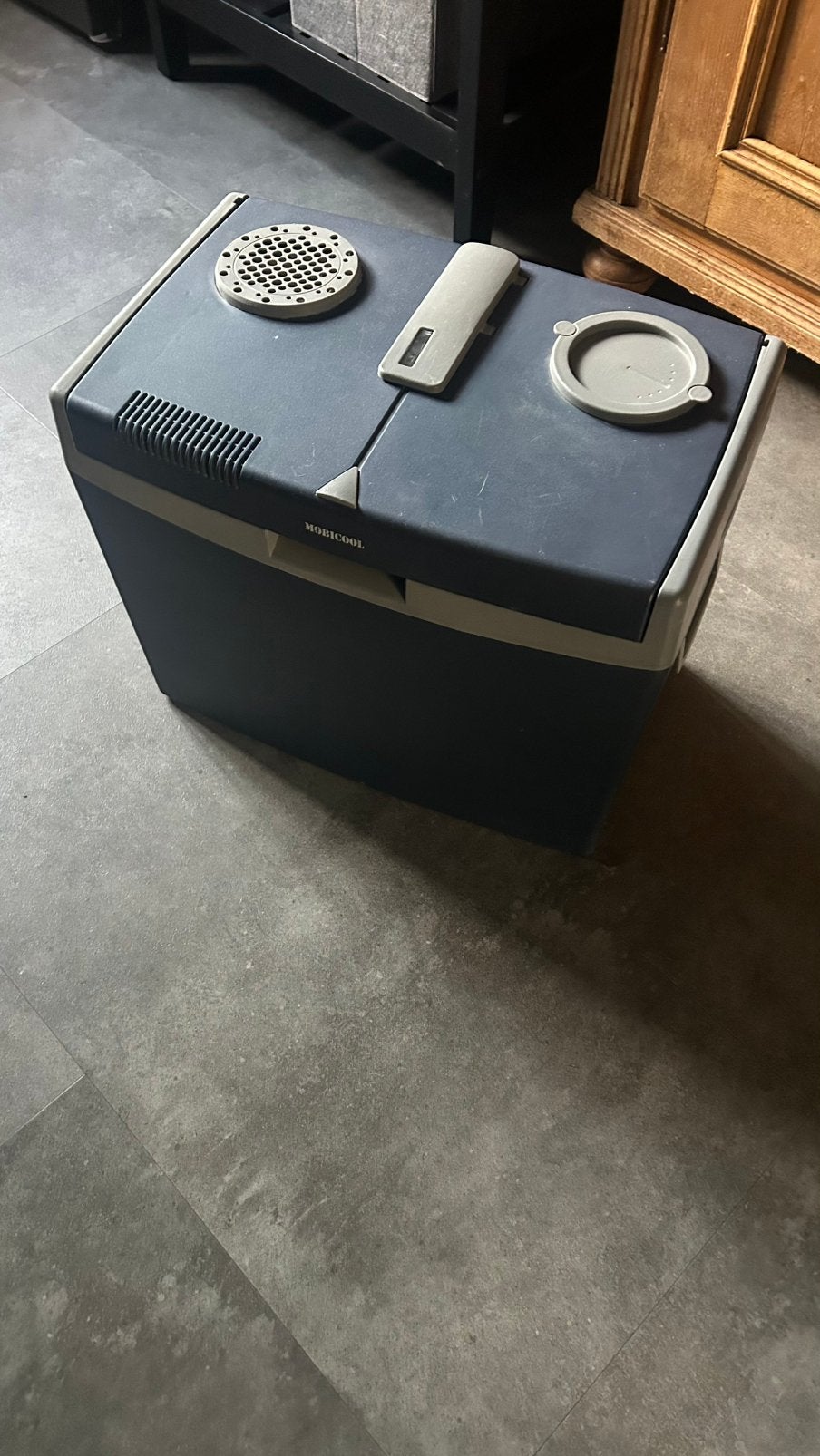 Mobicool koelbox 12v/220v, Ophalen, Zo goed als nieuw, Elektrisch