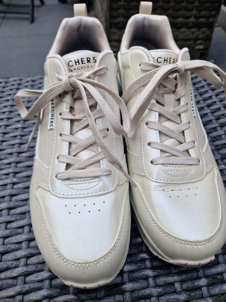 Skechers uno sneakers laag maat 40 white parelmoer, Ophalen of Verzenden, Zo goed als nieuw, Beige, Sneakers of Gympen