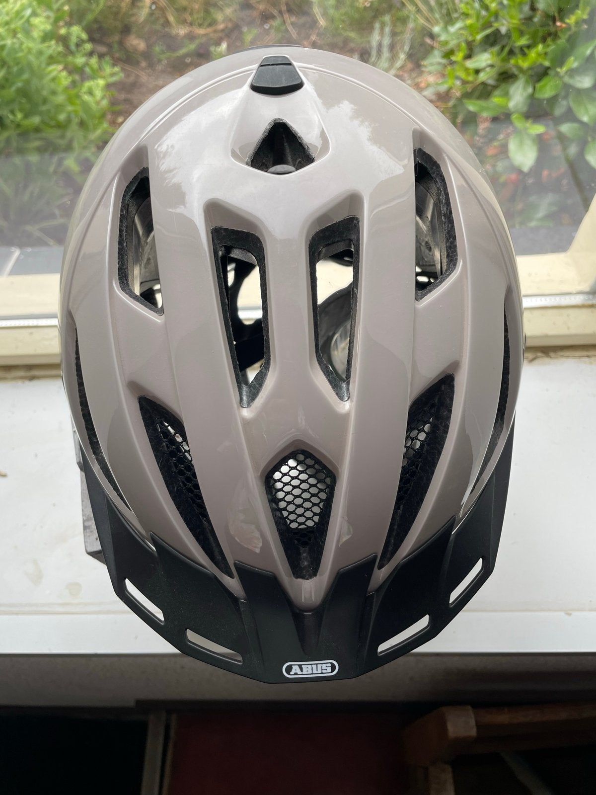 ABUS fietshelm - Zo goed als nieuw, Fietsen en Brommers, Ophalen, Zo goed als nieuw, Overige maten, Heer of Dame