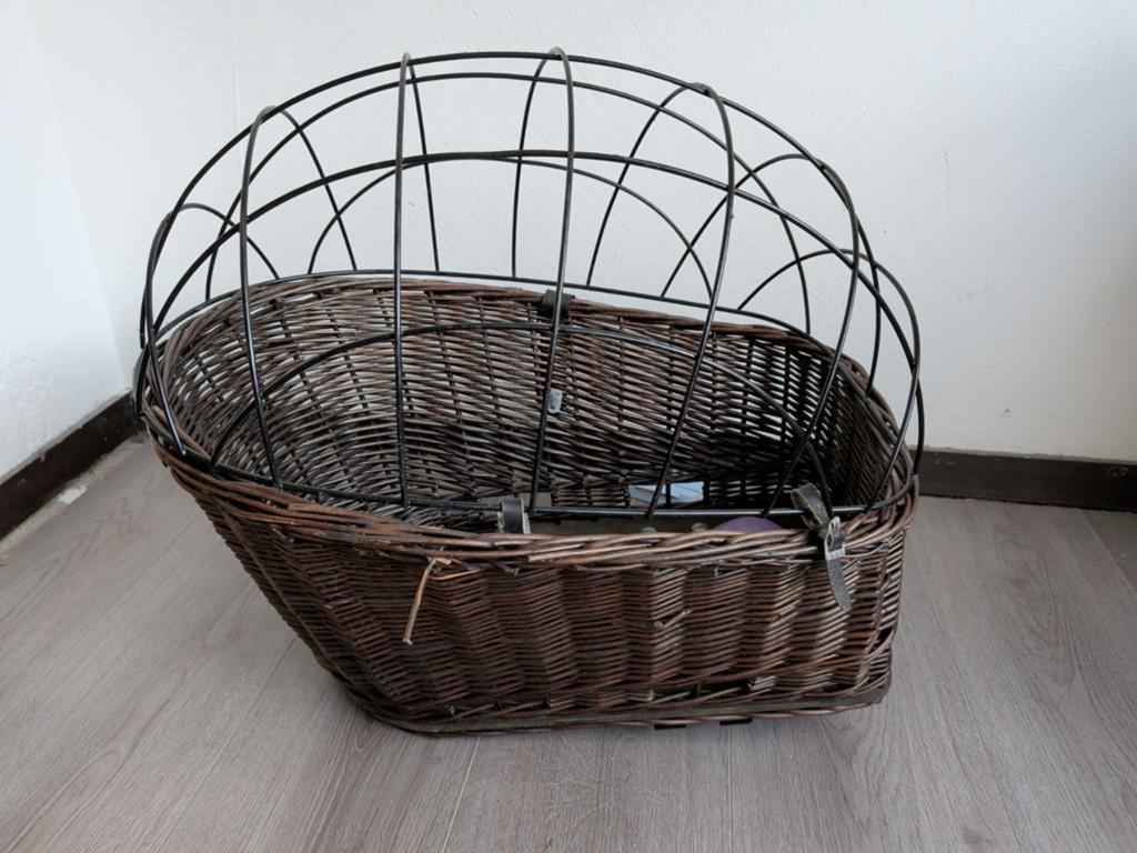 Hondenmandje voor achterop de fiets - Gebruikt maar goed, Boeken, Dieren en Huisdieren, Ophalen of Verzenden, Honden