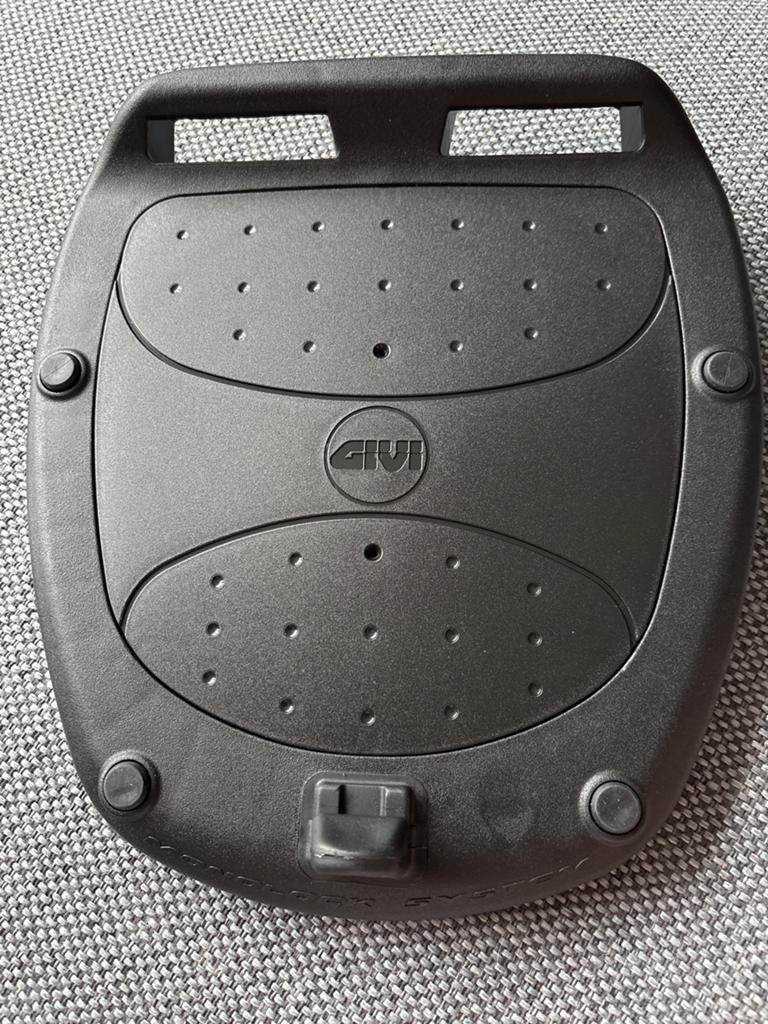 GIVI Monolock Topkoffer Montageplaat (Z2410B), Motoren, Ophalen of Verzenden, Nieuw