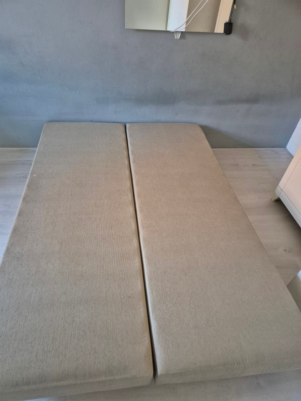 i.v.m verhuizing Boxspring onderstel 2 stuks, Huis en Inrichting, Ophalen, Gebruikt, 70 cm of minder, Beige