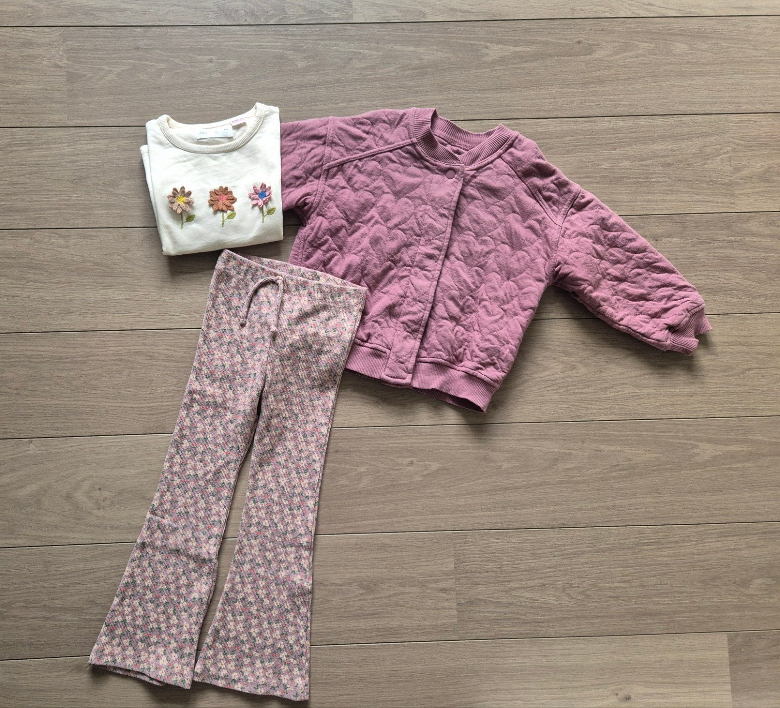 Zara shirt + flaired broek legging + vest bloemen 110/116, Ophalen of Verzenden, Meisje, Setje