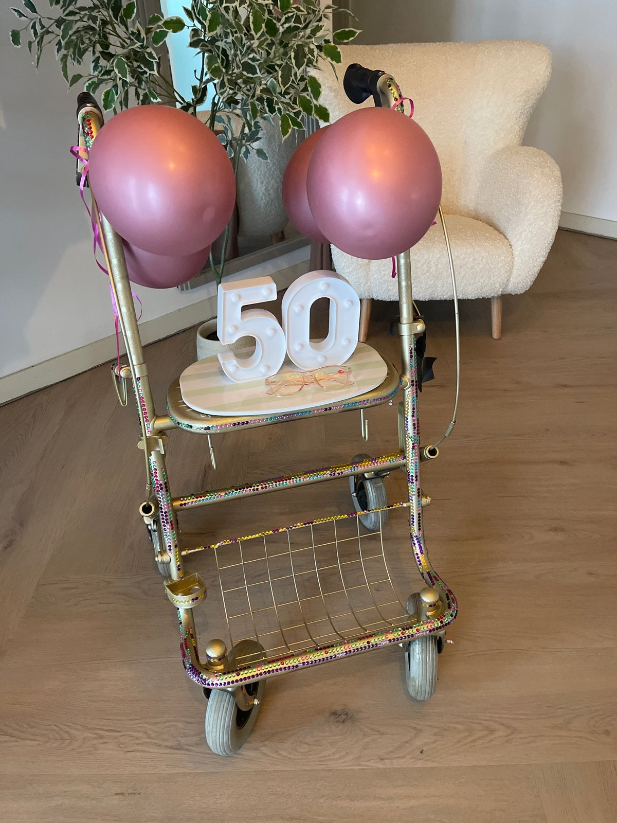 Versierde gouden rollator voor 50 jaar jubileum sarah, Ophalen, Gebruikt