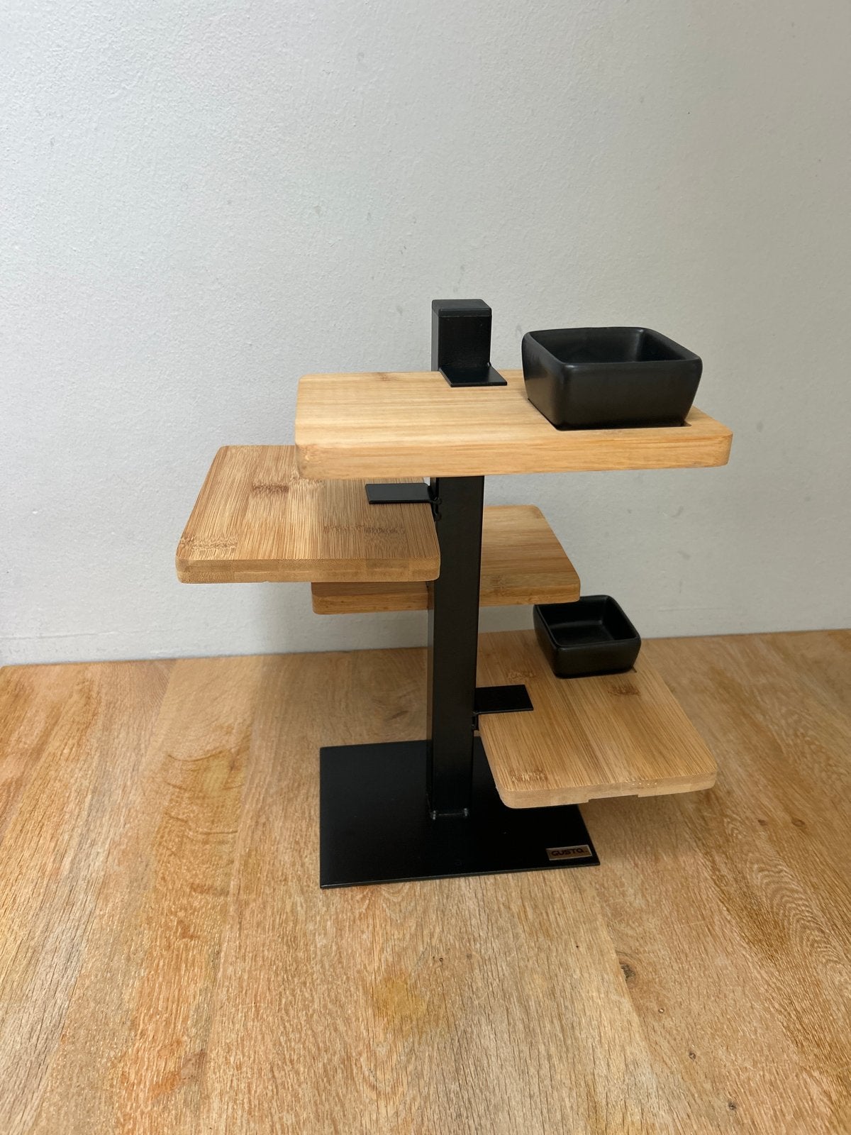 Gusta etagere bamboe met metalen standaard, Hout, Zwart, Ophalen of Verzenden, Zo goed als nieuw
