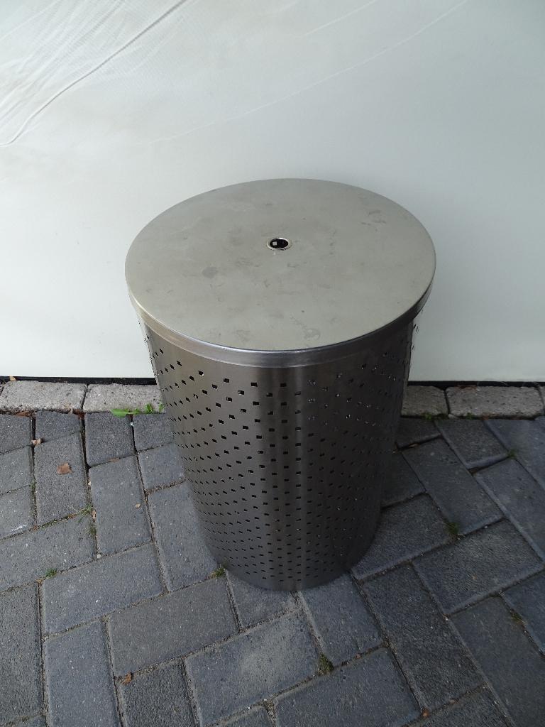 Metalen wasmand met deksel, Ophalen, Zo goed als nieuw, Overige kleuren, Overige typen