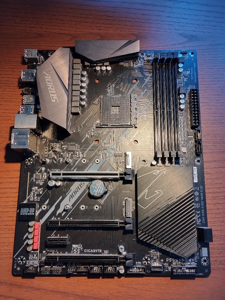 AMD AM4 moederbord Gigabyte B550 Aorus Elite V2, Gebruikt, DDR4, Ophalen of Verzenden, Socket AM4