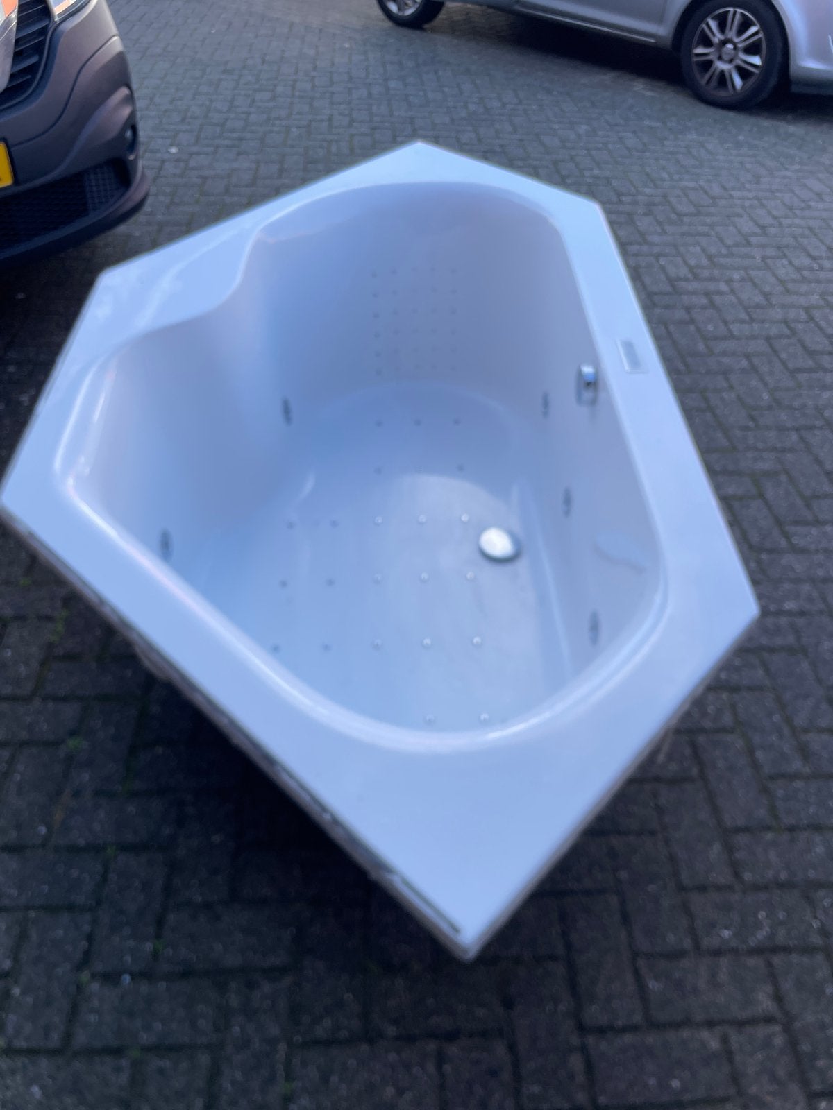 Xenz hoekbad met whirlpool functie, Ophalen, Gebruikt, Bad