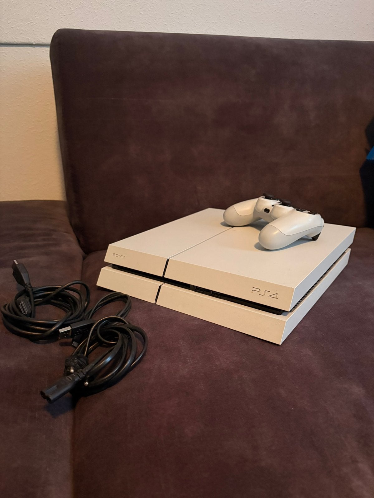 Playstation 4 met controler en wat spelletjes, Spelcomputers en Games, Spelcomputers | Sony PlayStation 4, Ophalen, Zo goed als nieuw