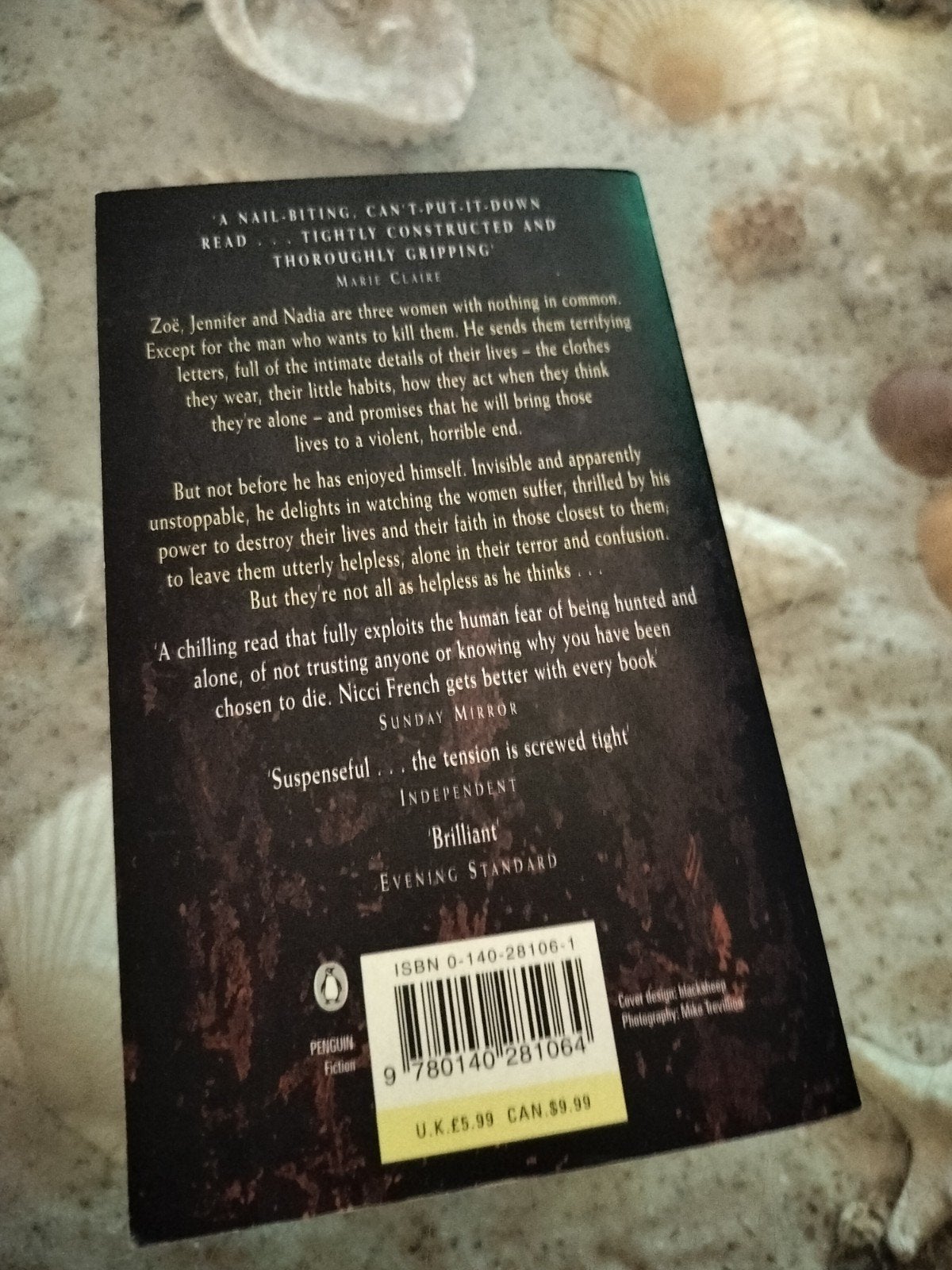 Nicci French - Beneath the skin - English, Ophalen of Verzenden, Gelezen
