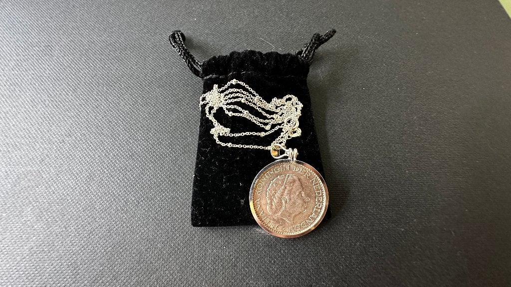 Zilveren ketting met hanger zilveren Juliana gulden, 1 gulden, Koningin Juliana, Zilver, Ophalen of Verzenden