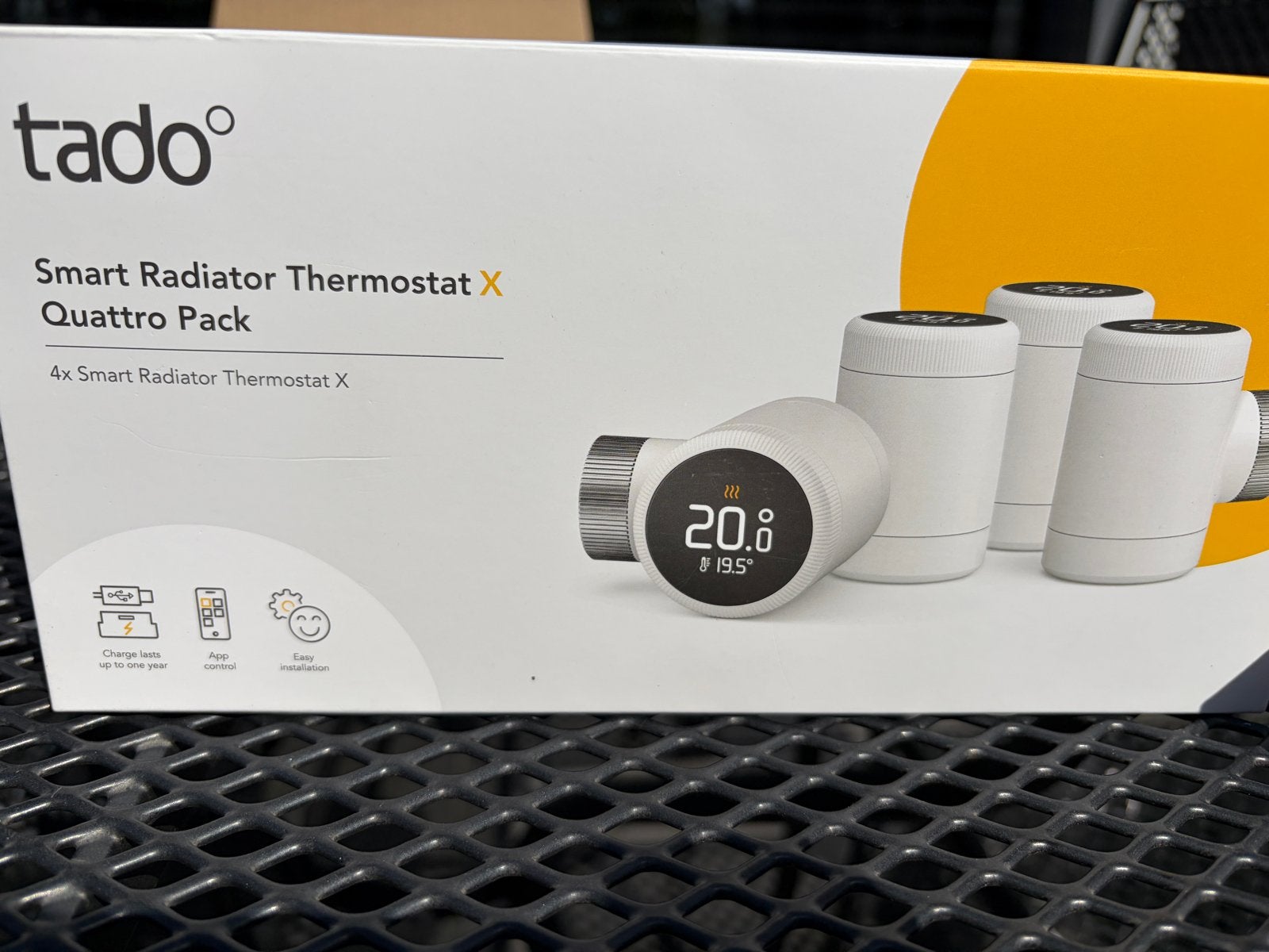 Tado Slimme Radiatorknop X Quattro Pack + Bridge X, Ophalen, Slimme thermostaat, Zo goed als nieuw