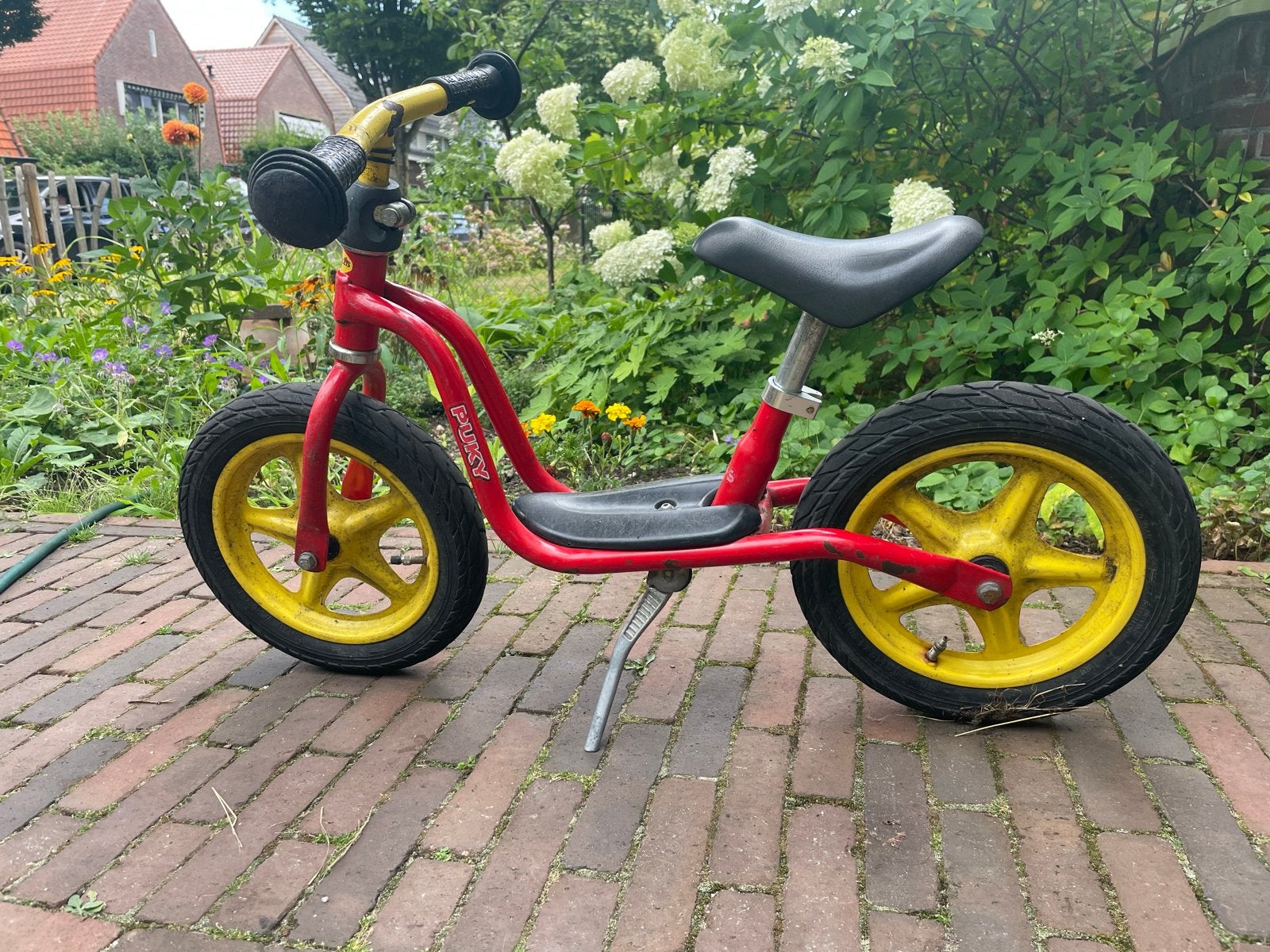 Puky loopfiets rood met gele wielen, Ophalen of Verzenden, Gebruikt, Minder dan 16 inch