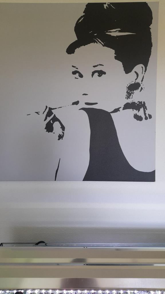 Audrey Hepburn Stencil Art Canvas - Stijlvolle Wanddecoratie, Ophalen