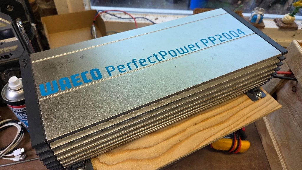 Waeco perfect power Omvormer 24V naar 230V  2000Watt, Caravans en Kamperen, Ophalen, Zo goed als nieuw, Elektrisch