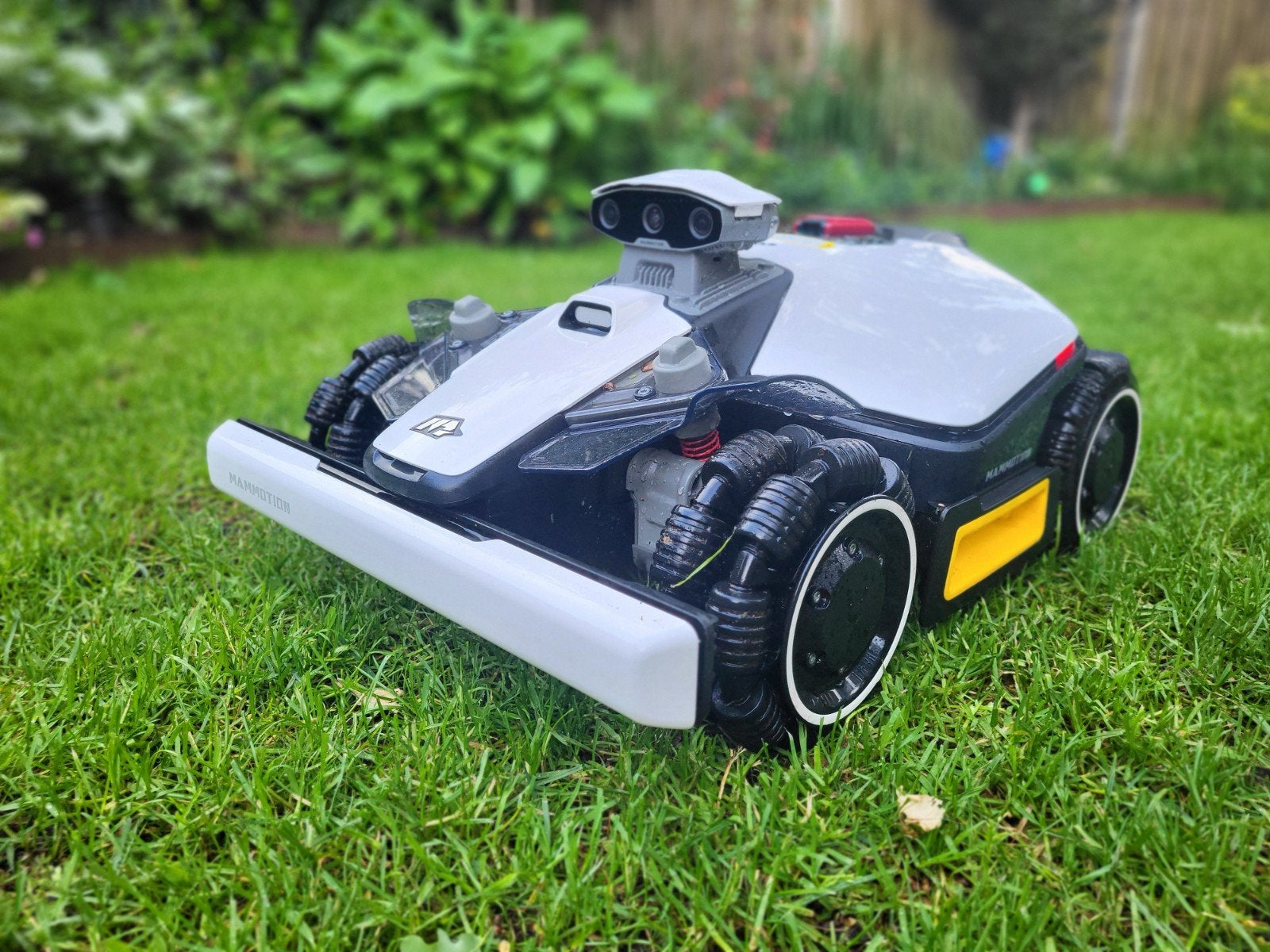 Mammotion Luba 2 1000 AWD - Nieuwe Robotmaaier, Ophalen of Verzenden, Nieuw, Accu-grasmaaier, Mammotion