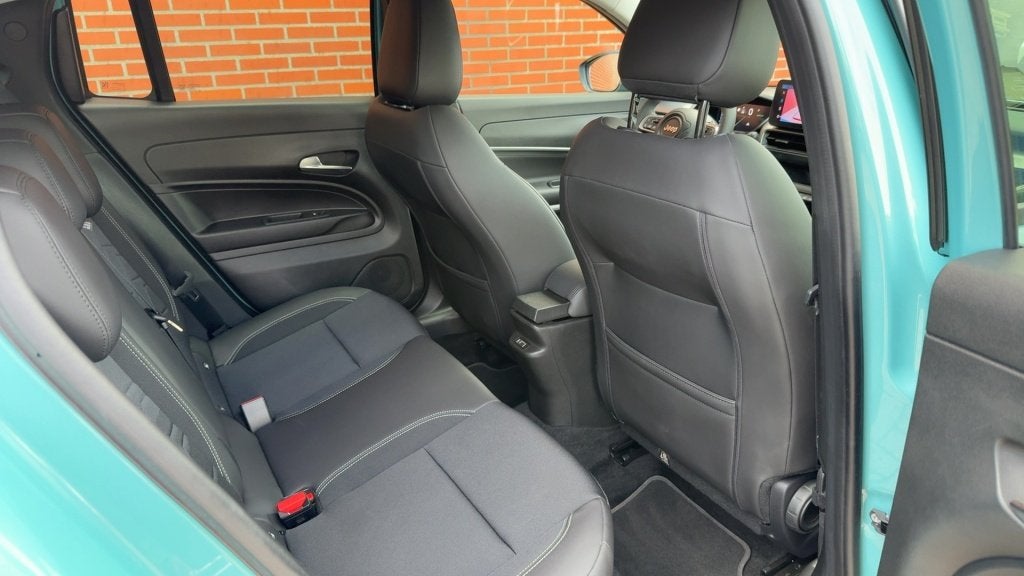 Jeep Avenger Altitude 54kWh SOH 98% Half Leder Clima Camera, Auto's, 0 cilinders, Gebruikt, Blauw, Leder en Stof