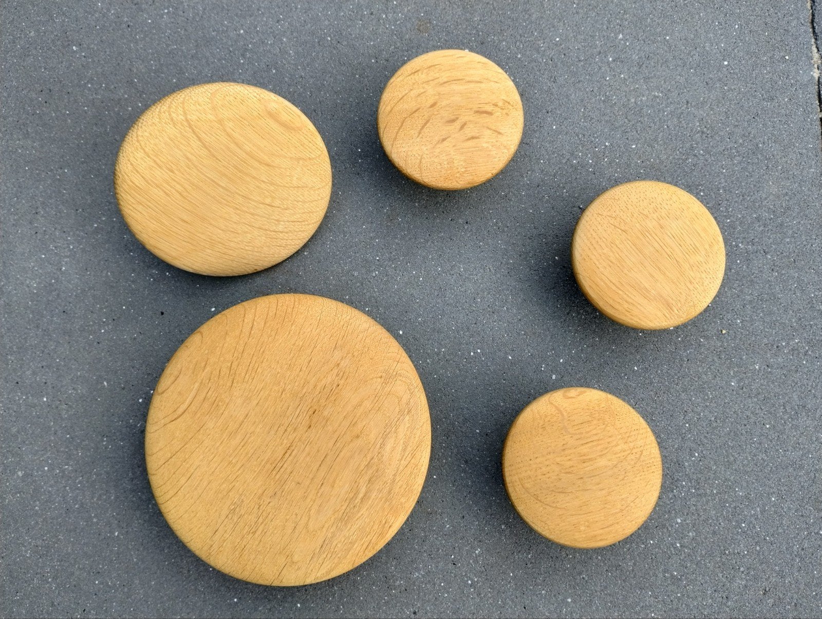 Muuto the dots kapstok, oak, Wandkapstok, Ophalen of Verzenden, Zo goed als nieuw, Minder dan 100 cm