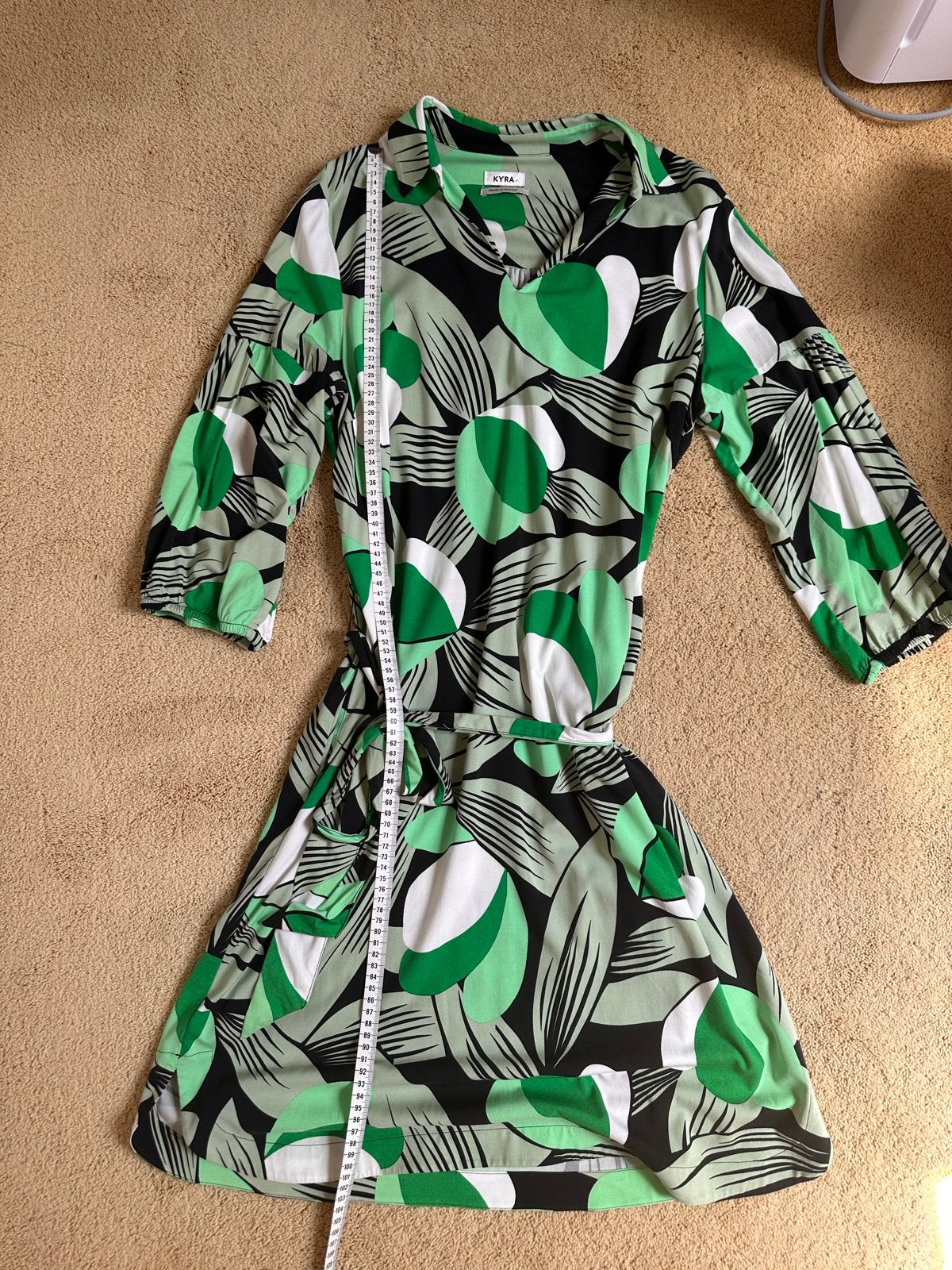 Kyra Jurk met Groene Bladprint - Maat M, Maat 38/40 (M), Nieuw, Ophalen of Verzenden, Onder de knie