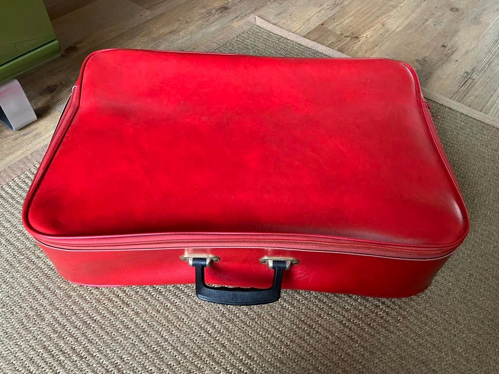 Vintage valies / koffer met leuke details - rood, Ophalen of Verzenden, Gebruikt, 50 tot 60 cm, 35 tot 45 cm