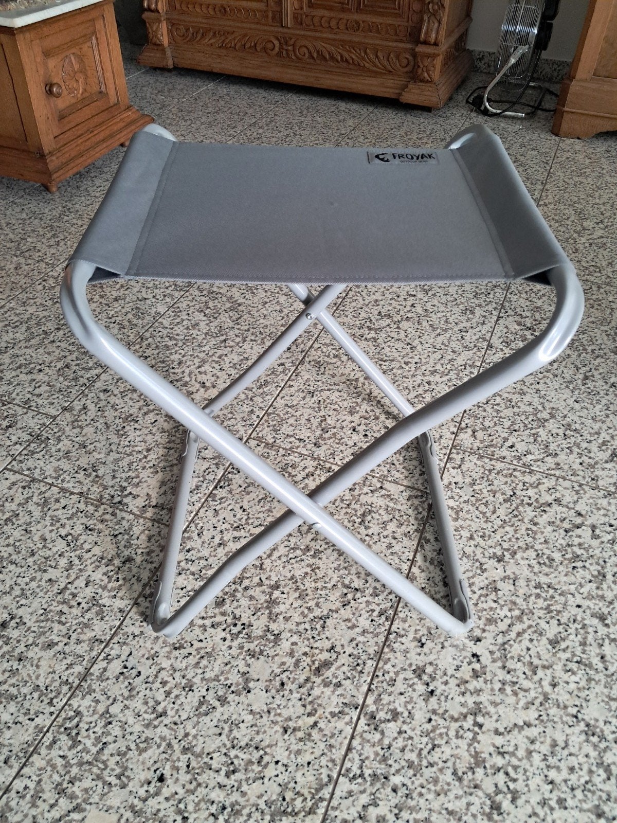 Froyak Campingkrukje - Compact en Handig voor Outdoor, Ophalen, Zo goed als nieuw, Campingstoel