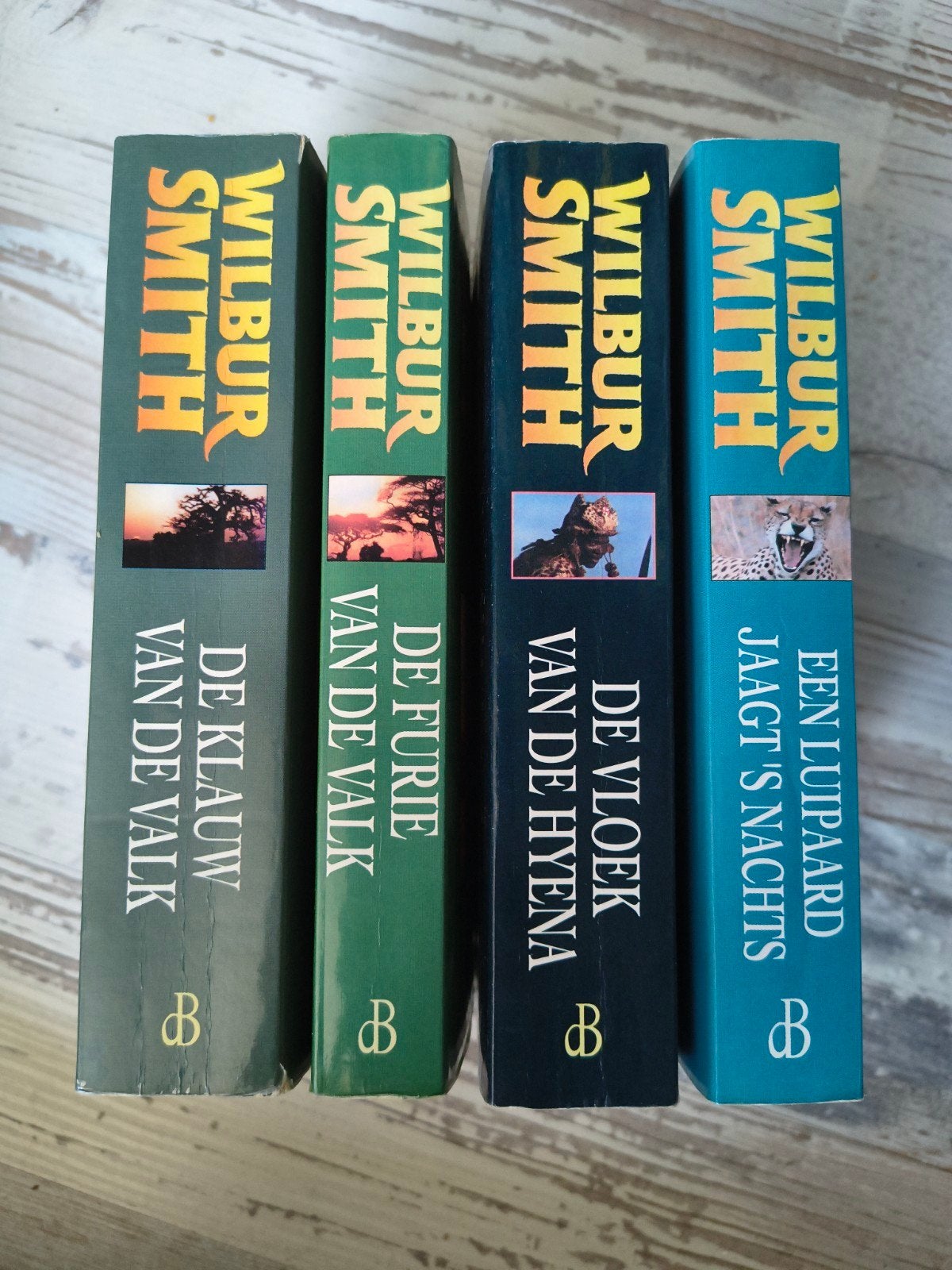 Wilbur Smith - De Klauw, De Furie, De Vloek, Een Luip, Ophalen of Verzenden, Gelezen, Wilbur Smith, Europa overig