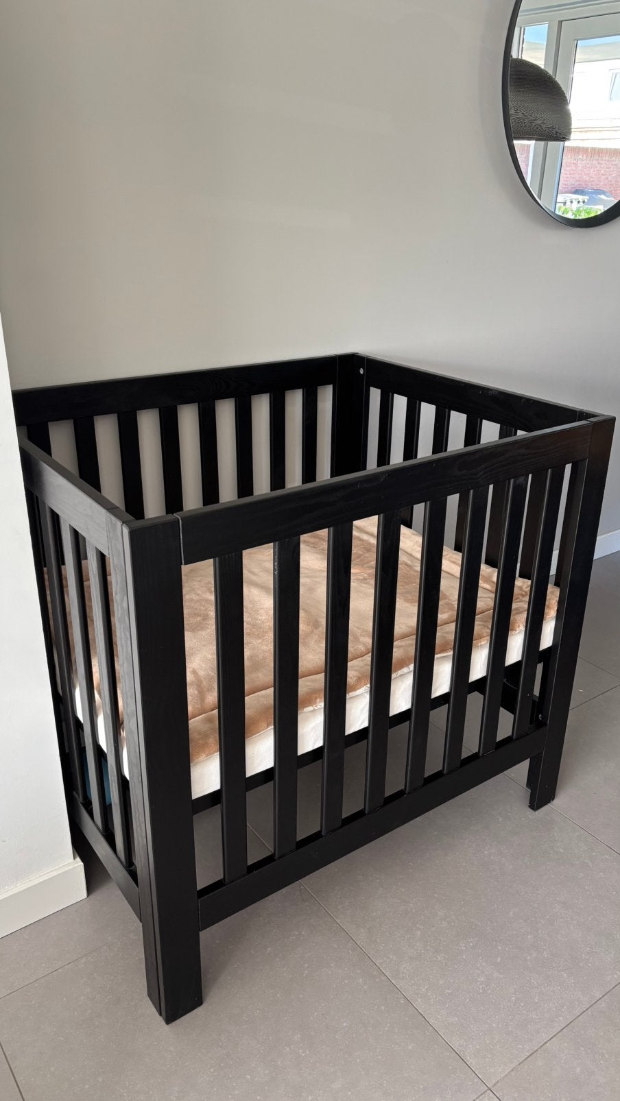 Box Bart zwart - Vurenhout - 90x80x100 cm, Kinderen en Baby's, Boxen, Ophalen, Zo goed als nieuw, Rechthoekig, In hoogte verstelbaar