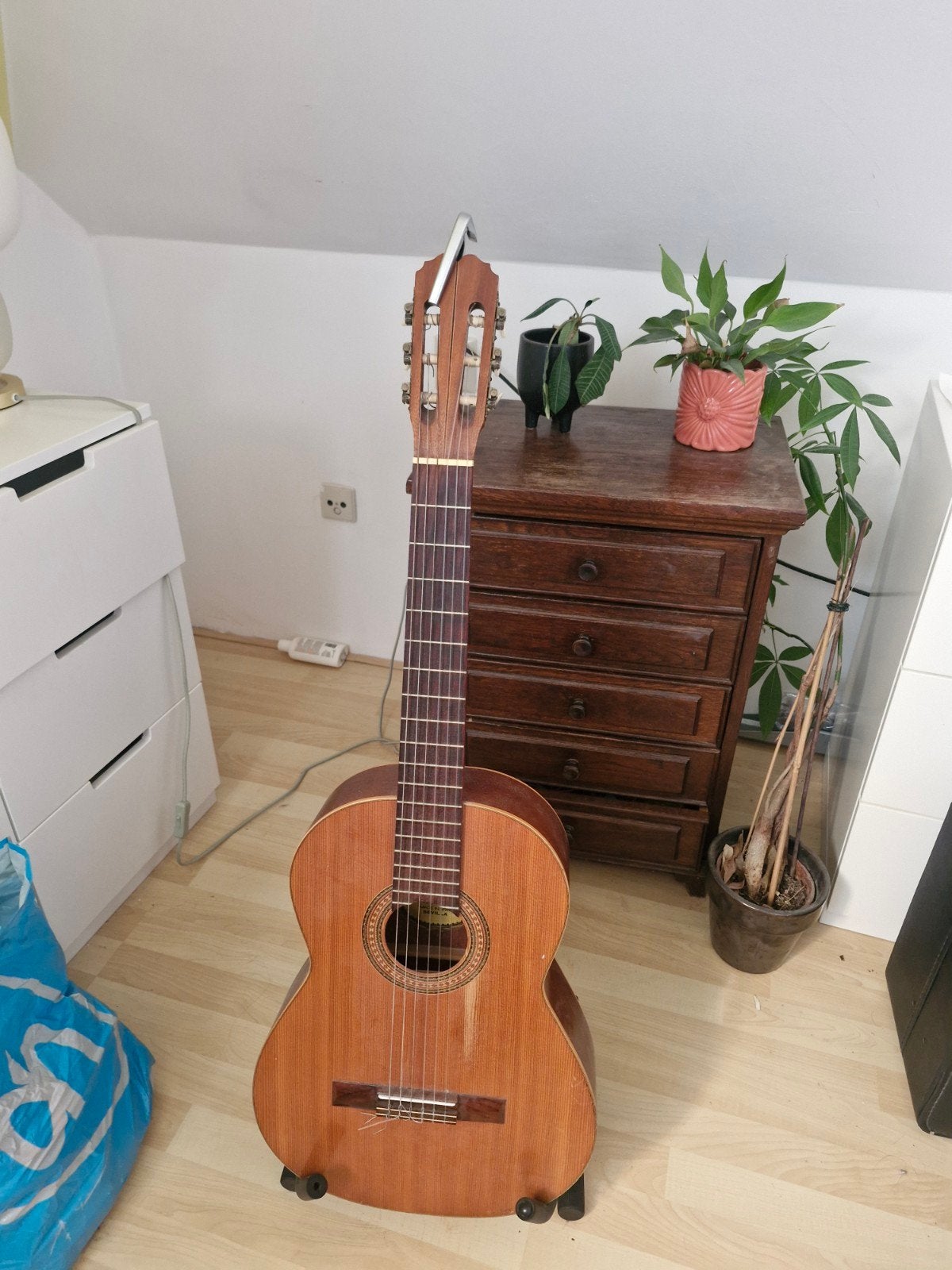 Gitaar met vals geluid - Leuk voor knutselproject!, Ophalen of Verzenden, Gebruikt, Klassieke of Spaanse gitaar