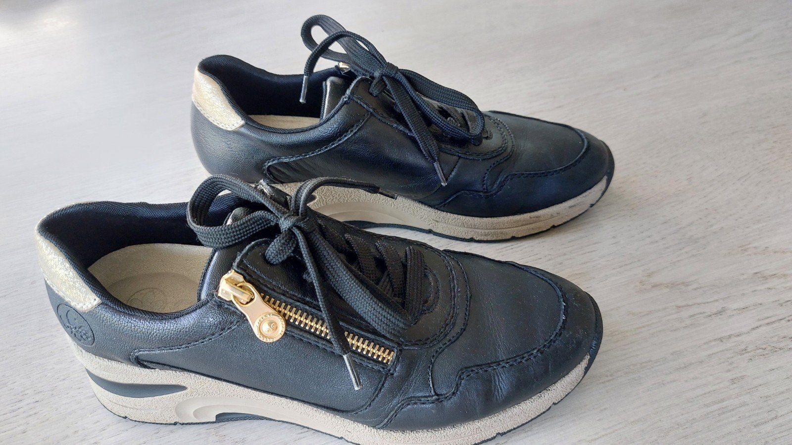 Rieker sneakers zwart 39 zgan te groot gekocht, Zwart, Ophalen of Verzenden, Rieker, Sneakers of Gympen