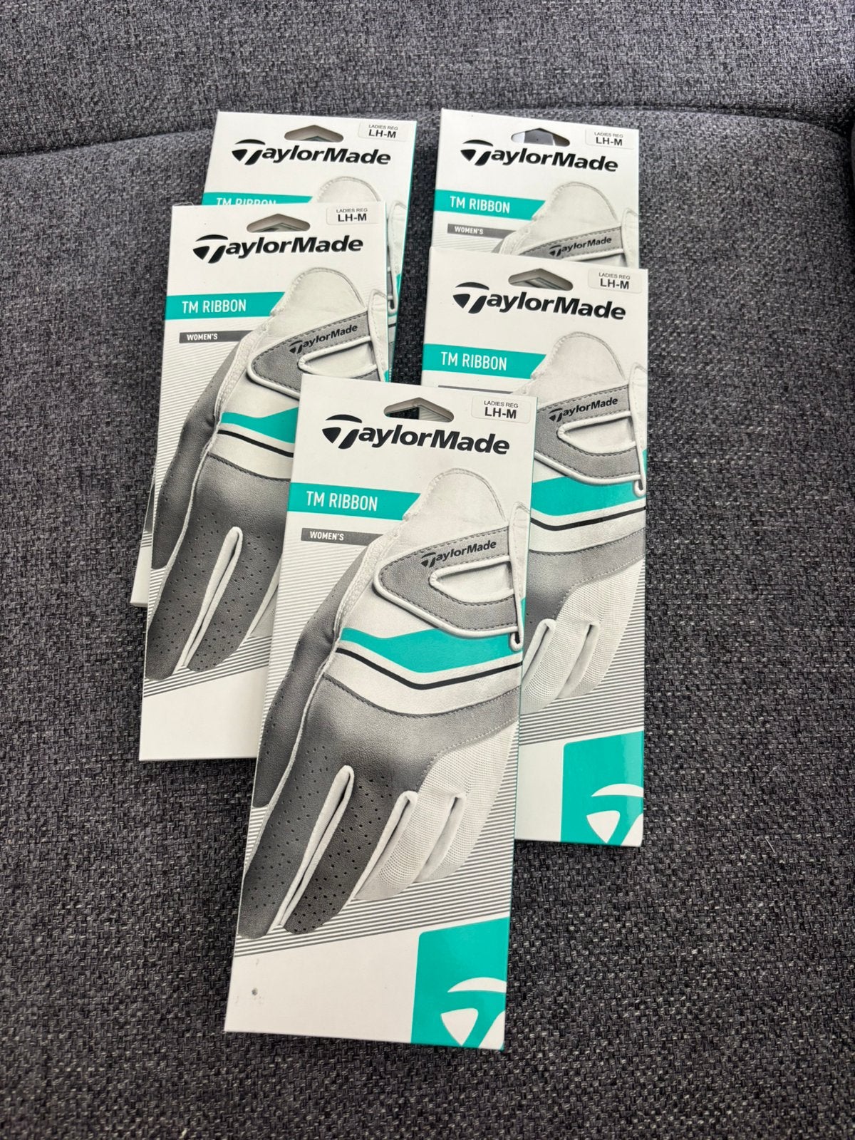 NEW! Taylormade golf glove ladies regular medium, Sport en Fitness, Ophalen, Nieuw