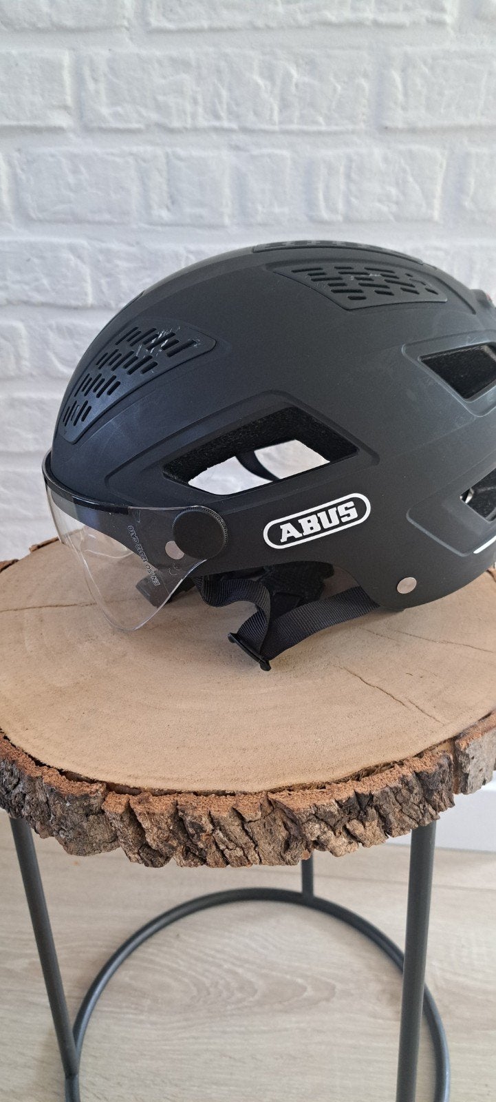 ABUS Hyban 2.0 Fietshelm met Vizier en Achterlicht, Ophalen