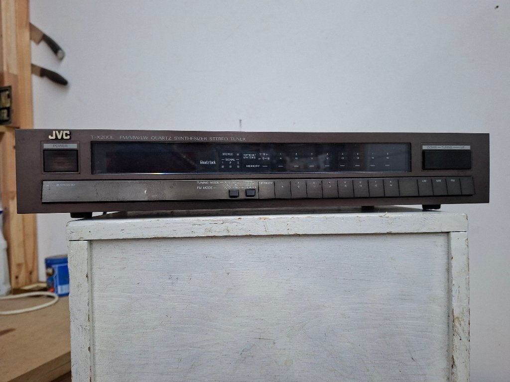 uitstekende vintage tuner /radio jvc t-x200lb, Audio, Tv en Foto, Tuners, Ophalen of Verzenden, Zo goed als nieuw