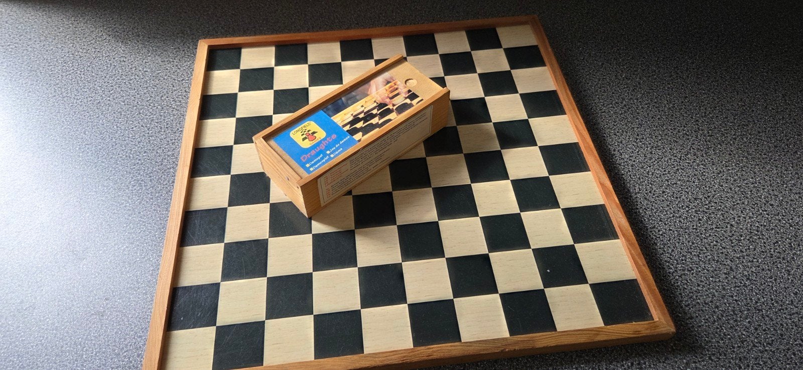 Dam en schaakbord met stenen, Ophalen of Verzenden