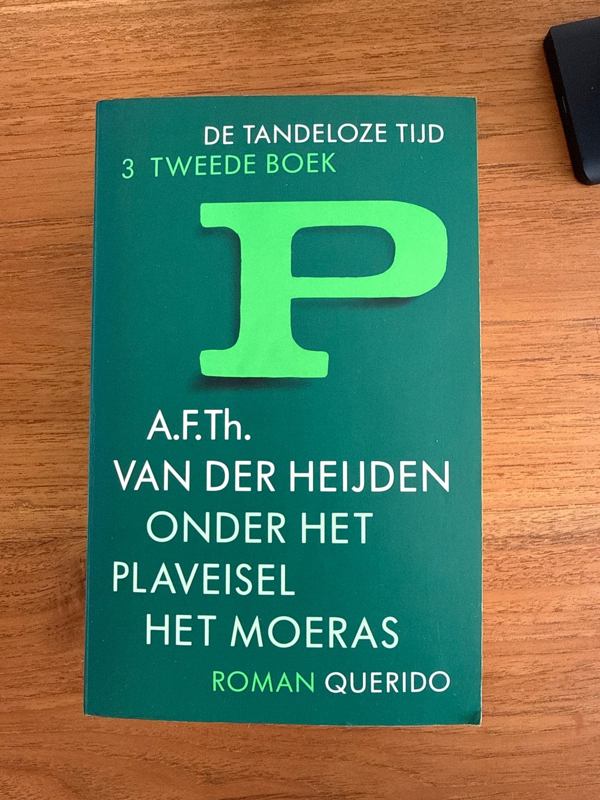 A.F.Th. van der Heijden - Onder het Plaveisel Het Moeras, Ophalen of Verzenden, Gelezen, Nederland