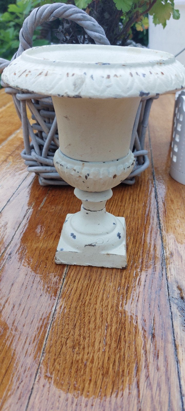 Gietijzeren potten  2×/klein/ crèmekleurige tuinvazen, Tuin en Terras, Bloempotten, Gebruikt, Rond, Binnen, Ophalen of Verzenden