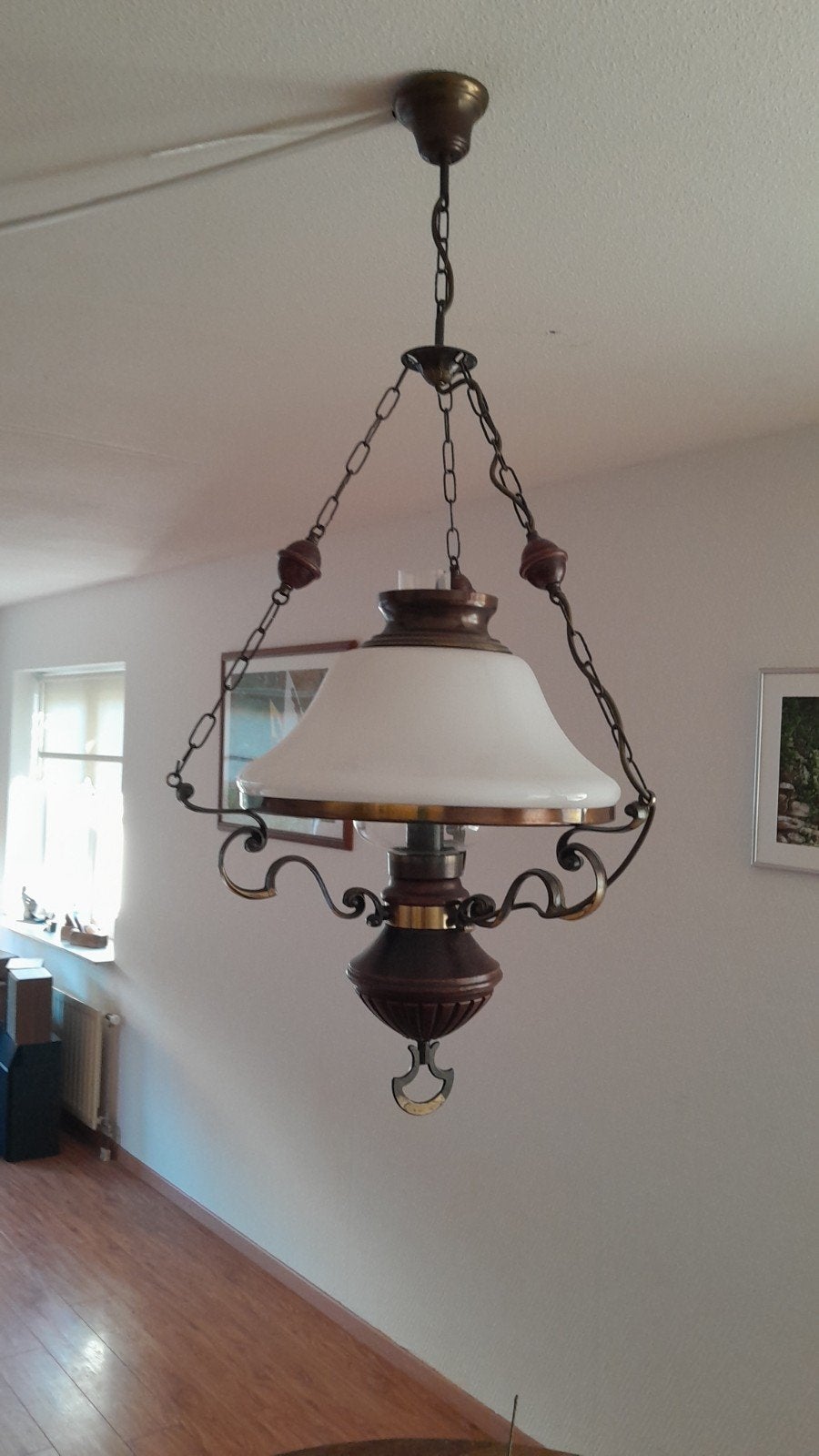 Antieke hanglamp met glazen kap en metalen accenten, Ophalen, Gebruikt, Klassiek, Antiek, E27 (groot)